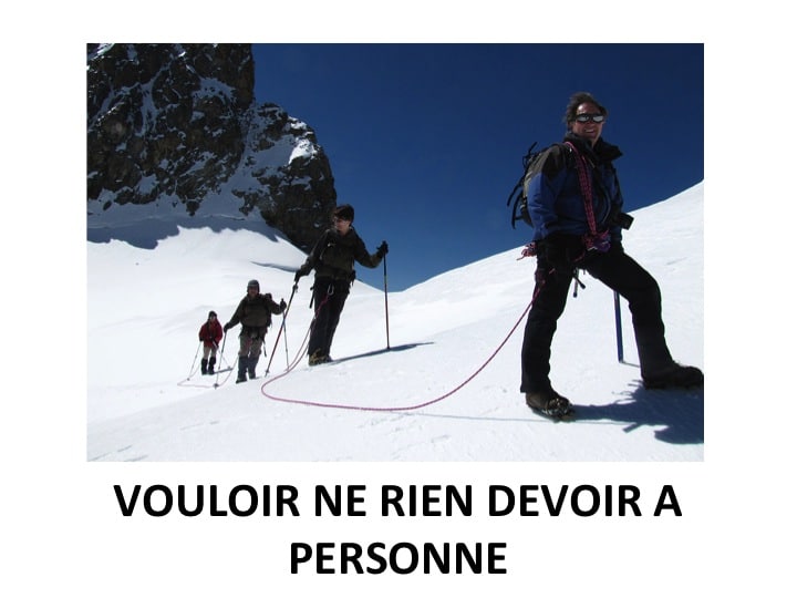 ne rien devoir à personne